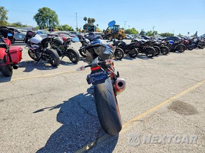 Czwarte zdjęcie samochodu z boku: 2023 KTM 1290 SUPER DUKE R VIN:VBKV39403PM970969 - miniatura