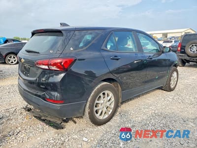 Trzecie zdjęcie samochodu z tyłu: 2022 CHEVROLET EQUINOX LS VIN:2GNAX5EVXN6125370 - miniatura