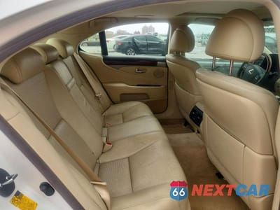Zdjęcie 10 z 12 samochodu: 2014 LEXUS LS 460 VIN:JTHBL5EF8E5128716 - miniatura