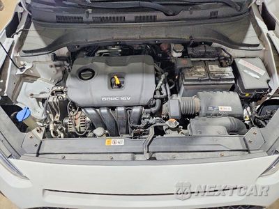 Zdjęcie 12 z 13 samochodu: 2019 HYUNDAI KONA SE VIN:KM8K1CAA2KU279313 - miniatura