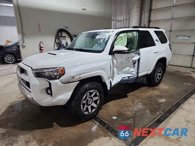 2024 TOYOTA 4RUNNER TRD OFF-ROAD PREMIUM JTERU5JR6R6303618 - główne zdjęcie licytacji z USA - miniatura