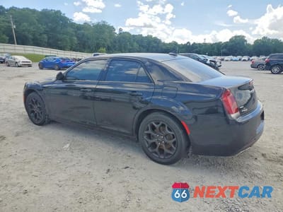 Drugie zdjęcie samochodu z przodu: 2019 CHRYSLER 300 S VIN:2C3CCAGG0KH586134 - miniatura