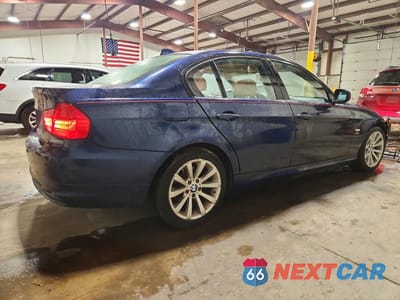 Trzecie zdjęcie samochodu z tyłu: 2011 BMW 328 XI SULEV VIN:WBAPK5C57BF124843 - miniatura