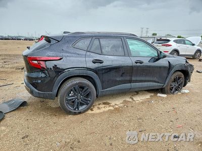 Trzecie zdjęcie samochodu z tyłu: 2025 CHEVROLET TRAX ACTIV VIN:KL77LKEP9SC141462 - miniatura