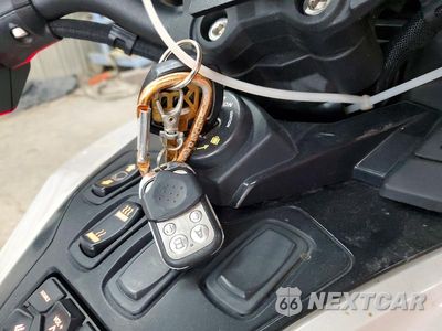 Zdjęcie 8 z 10 samochodu: 2021 CAN-AM SPYDER ROADSTER RT VIN:2BXNBDD2XMV003218 - miniatura
