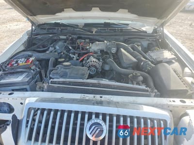 Zdjęcie 11 z 12 samochodu: 2008 MERCURY GRAND MARQUIS LS VIN:2MEFM75V98X630638 - miniatura