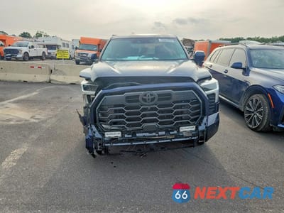 Piąte zdjęcie samochodu w środku: 2024 TOYOTA TUNDRA SR5 VIN:5TFLA5DB7RX156964 - miniatura