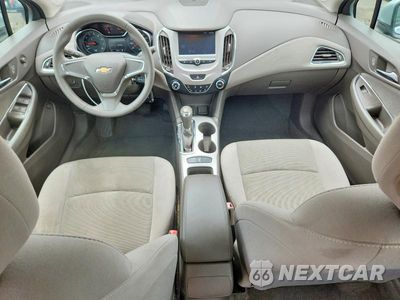 Zdjęcie 8 z 12 samochodu: 2017 CHEVROLET CRUZE LS VIN:1G1BC5SM9H7259756 - miniatura