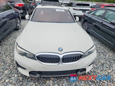 Piąte zdjęcie samochodu w środku: 2019 BMW 330I VIN:WBA5R1C50KAK12741 - miniatura
