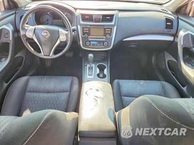 Zdjęcie 8 z 12 samochodu: 2016 NISSAN ALTIMA 2.5 SV VIN:1N4AL3AP1GC111261 - miniatura