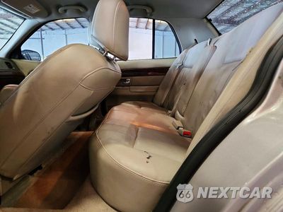 Zdjęcie 10 z 12 samochodu: 2007 MERCURY GRAND MARQUIS LS VIN:2MEFM75W17X616207 - miniatura
