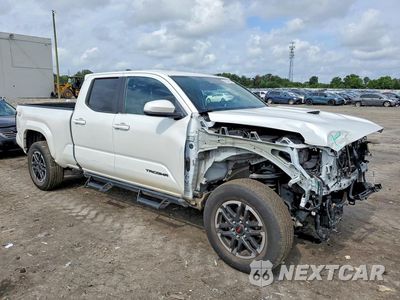 Czwarte zdjęcie samochodu z boku: 2024 TOYOTA TACOMA TRD SPORT VIN:3TYLB5FN9RT011407 - miniatura