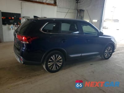 Trzecie zdjęcie samochodu z tyłu: 2020 MITSUBISHI OUTLANDER SE VIN:JA4AZ3A30LZ040755 - miniatura