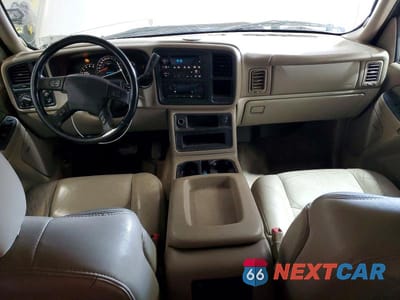 Zdjęcie 8 z 13 samochodu: 2005 CHEVROLET SUBURBAN C1500 VIN:3GNEC16Z55G165934 - miniatura