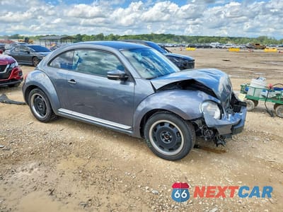 Czwarte zdjęcie samochodu z boku: 2012 VOLKSWAGEN BEETLE VIN:3VWJX7AT0CM614255 - miniatura
