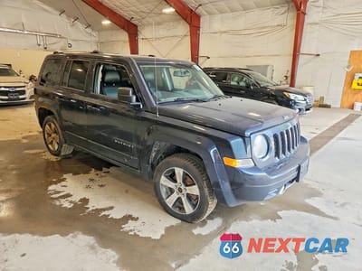 Czwarte zdjęcie samochodu z boku: 2016 JEEP PATRIOT LATITUDE VIN:1C4NJRFB9GD535170 - miniatura