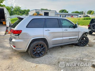Trzecie zdjęcie samochodu z tyłu: 2021 JEEP GRAND CHEROKEE LAREDO VIN:1C4RJEAG6MC791197 - miniatura