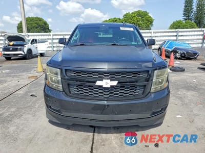 Piąte zdjęcie samochodu w środku: 2019 CHEVROLET SUBURBAN C1500 PREMIER VIN:1GNSCJKC1KR306675 - miniatura