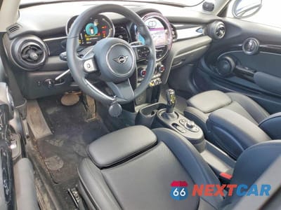 Zdjęcie 8 z 14 samochodu: 2024 MINI COOPER SE VIN:WMW13DJ0XR2V87730 - miniatura