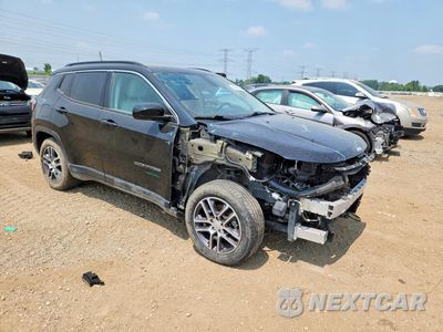 Czwarte zdjęcie samochodu z boku: 2019 JEEP COMPASS LATITUDE VIN:3C4NJCBB7KT730738 - miniatura