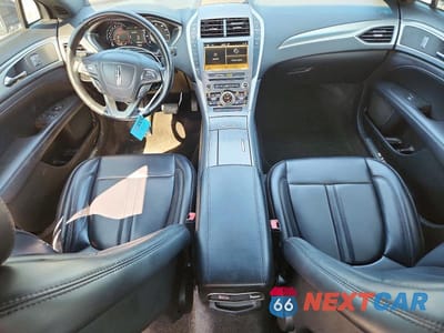Zdjęcie 8 z 12 samochodu: 2018 LINCOLN MKZ VIN:3LN6L5B95JR620530 - miniatura