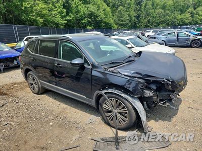 Czwarte zdjęcie samochodu z boku: 2018 VOLKSWAGEN TIGUAN SE VIN:3VV2B7AX2JM016157 - miniatura