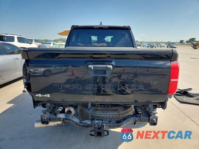 Zdjęcie 6 z 13 samochodu: 2025 TOYOTA TACOMA SR5 VIN:3TMLB5JN6SM151438 - miniatura