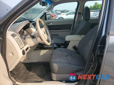 Zdjęcie 7 z 13 samochodu: 2010 MAZDA TRIBUTE I VIN:4F2CY0C76AKM02111 - miniatura