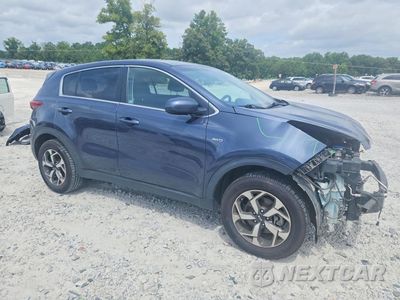 Czwarte zdjęcie samochodu z boku: 2020 KIA SPORTAGE LX VIN:KNDPMCAC0L7738180 - miniatura