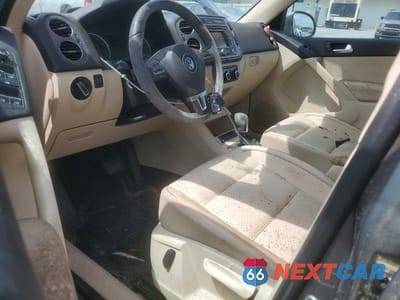 Zdjęcie 8 z 13 samochodu: 2012 VOLKSWAGEN TIGUAN S VIN:WVGAV7AX0CW003956 - miniatura