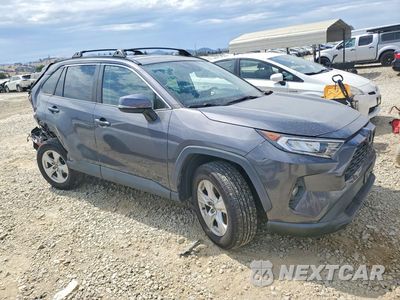 Czwarte zdjęcie samochodu z boku: 2021 TOYOTA RAV4 XLE VIN:2T3P1RFVXMW213252 - miniatura