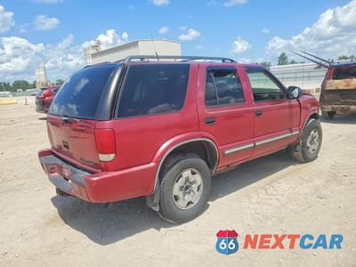 Trzecie zdjęcie samochodu z tyłu: 2001 CHEVROLET BLAZER VIN:1GNDT13W012187218 - miniatura