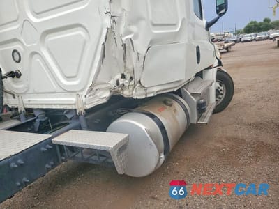 Zdjęcie 14 z 14 samochodu: 2023 FREIGHTLINER CASCADIA 126 SEMI TRUCK VIN:3AKJHHDR6PSUC9004 - miniatura
