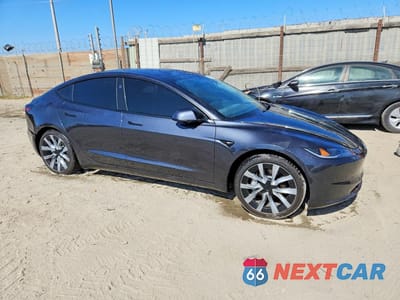 Czwarte zdjęcie samochodu z boku: 2026 TESLA MODEL 3 VIN:5YJ3E1EA7TF137710 - miniatura