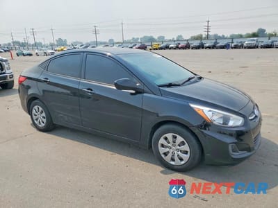 Czwarte zdjęcie samochodu z boku: 2017 HYUNDAI ACCENT SE VIN:KMHCT4AE5HU268399 - miniatura