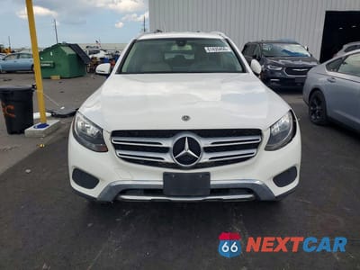 Piąte zdjęcie samochodu w środku: 2019 MERCEDES-BENZ GLC 300 VIN:WDC0G4JB7KF543214 - miniatura