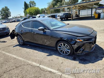Czwarte zdjęcie samochodu z boku: 2023 MAZDA 3 SELECT VIN:JM1BPAKM3P1604804 - miniatura