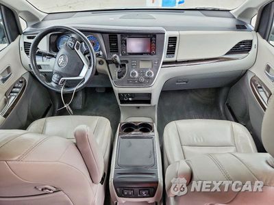 Zdjęcie 8 z 13 samochodu: 2018 TOYOTA SIENNA XLE 8-PASSENGER VIN:5TDYZ3DC3JS952116 - miniatura