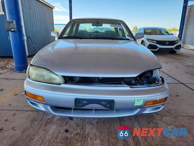 Piąte zdjęcie samochodu w środku: 1995 TOYOTA CAMRY LE VIN:JT2SK12E6S0287969 - miniatura