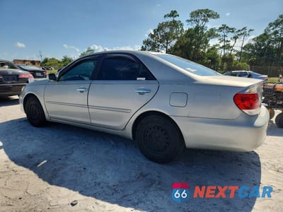 Drugie zdjęcie samochodu z przodu: 2005 TOYOTA CAMRY LE VIN:4T1BE32K55U429608 - miniatura