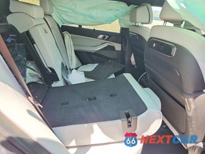 Zdjęcie 10 z 12 samochodu: 2026 BMW X5 XDRIVE50E VIN:5UX43EU08T9458934 - miniatura