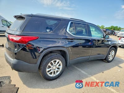 Trzecie zdjęcie samochodu z tyłu: 2018 CHEVROLET TRAVERSE LT VIN:1GNEVGKW4JJ245758 - miniatura