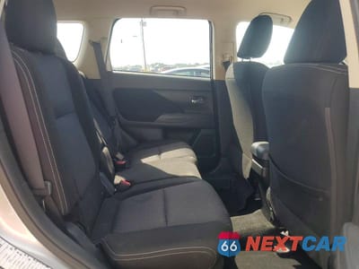 Zdjęcie 11 z 14 samochodu: 2018 MITSUBISHI OUTLANDER SE VIN:JA4AD3A34JZ023064 - miniatura
