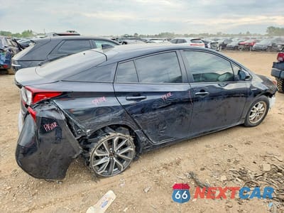 Trzecie zdjęcie samochodu z tyłu: 2021 TOYOTA PRIUS XLE AWD-E VIN:JTDL9MFU2M3026818 - miniatura