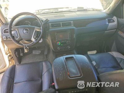 Zdjęcie 8 z 13 samochodu: 2013 GMC YUKON DENALI VIN:1GKS2EEF4DR236931 - miniatura