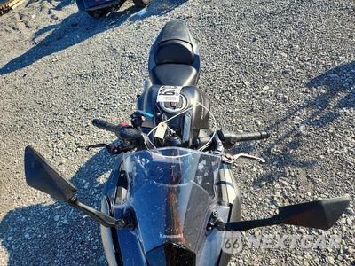 Piąte zdjęcie samochodu w środku: 2024 KAWASAKI EX650 R VIN:ML5EXER14RDAB5092 - miniatura