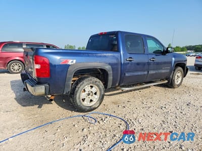 Trzecie zdjęcie samochodu z tyłu: 2012 CHEVROLET SILVERADO K1500 LT VIN:1GCPKSE75CF199817 - miniatura