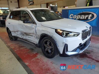 Czwarte zdjęcie samochodu z boku: 2025 BMW X1 XDRIVE28I VIN:WBX73EF07S5140727 - miniatura