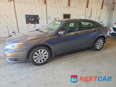 2014 CHRYSLER 200 LX 1C3CCBAB7EN236076 - główne zdjęcie licytacji z USA - miniatura