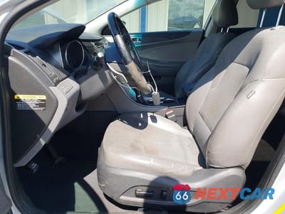 Zdjęcie 7 z 12 samochodu: 2011 HYUNDAI SONATA SE VIN:5NPEC4AC7BH277778 - miniatura